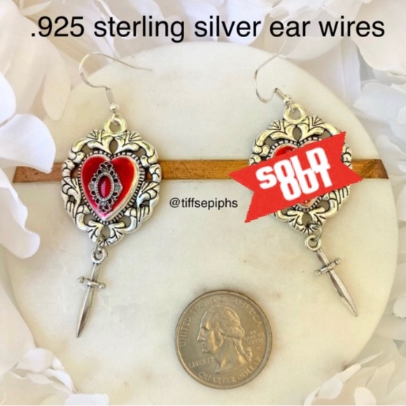 Snow White Inspired Red Heart Silver Frame & Dagger Dangly Earrings NWT - Picture 10 of 10